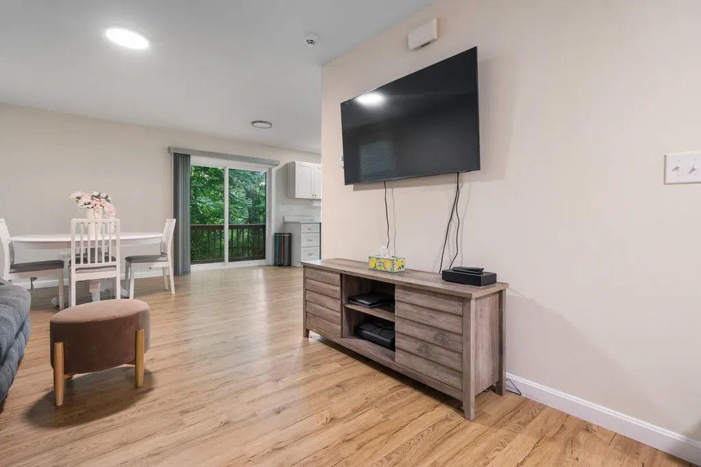 52 Ingalls Street Nashua NH 03060
