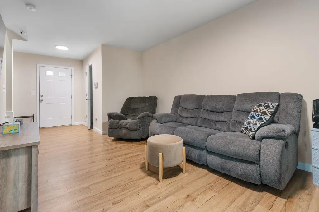 52 Ingalls Street Nashua NH 03060
