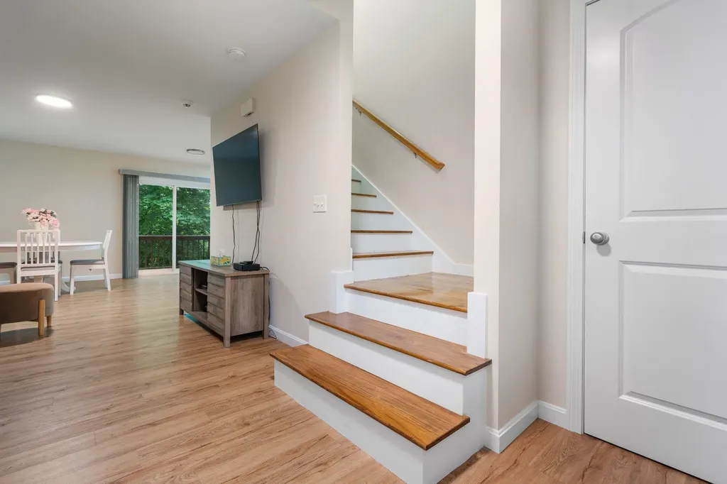 52 Ingalls Street Nashua NH 03060