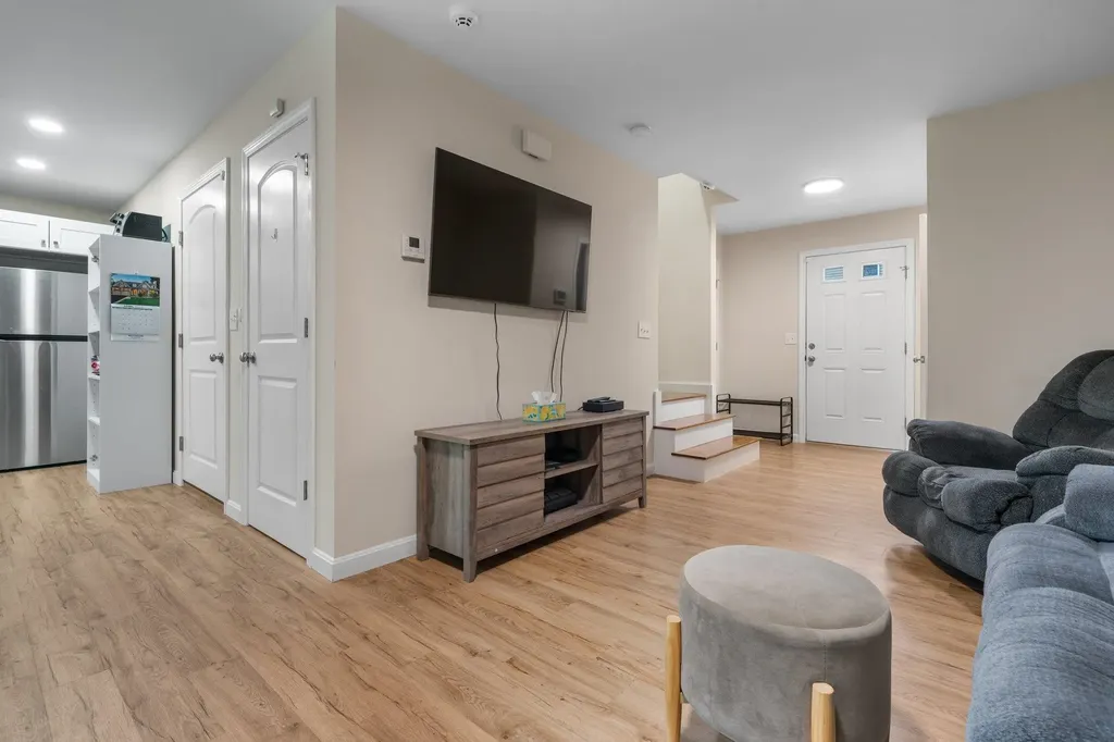 52 Ingalls Street Nashua NH 03060