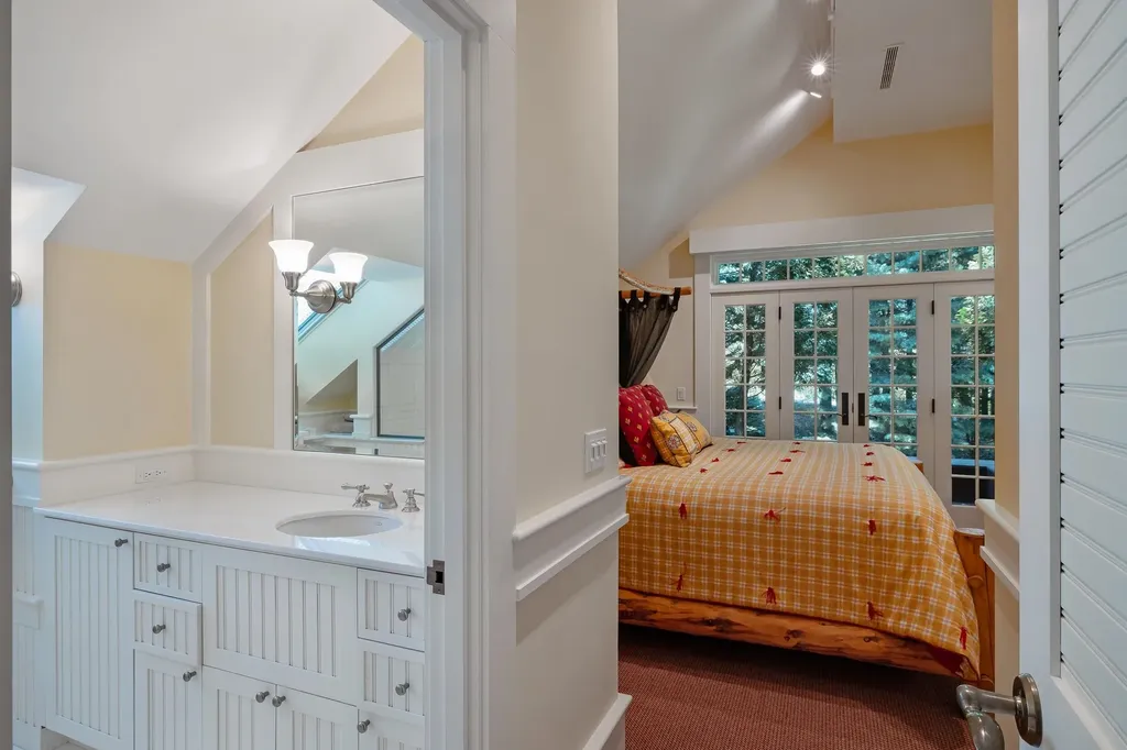 4064 Harbor Road Shelburne VT 05482