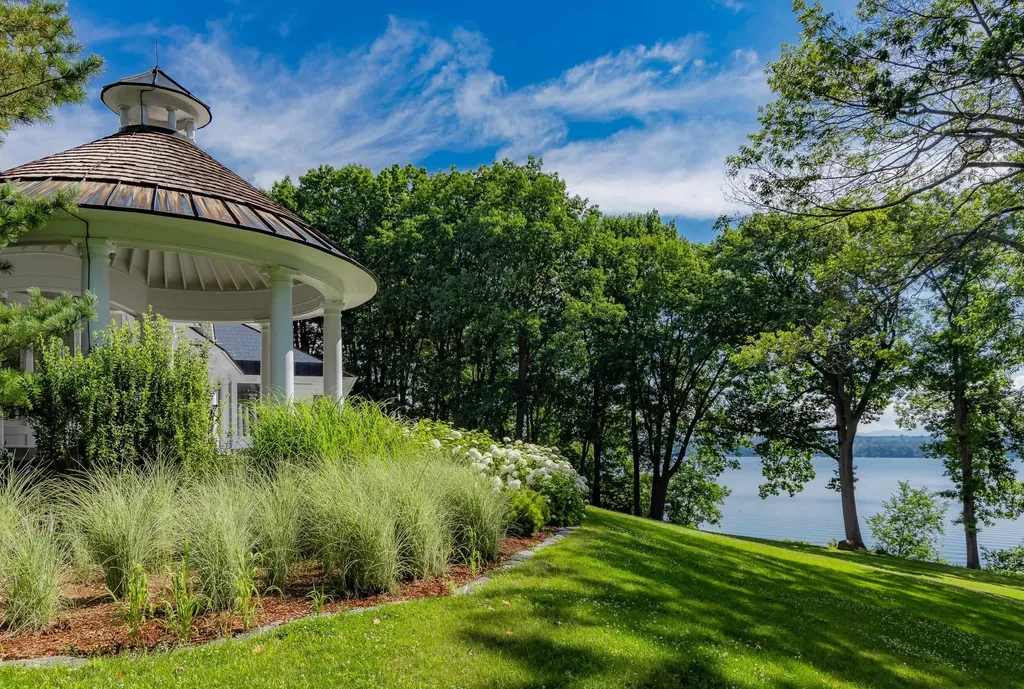 4064 Harbor Road Shelburne VT 05482