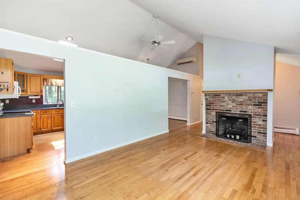 43 Castle Drive Hooksett NH 03106