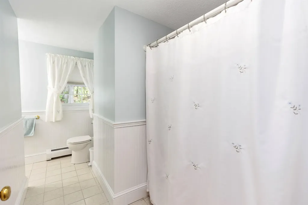 43 Castle Drive Hooksett NH 03106