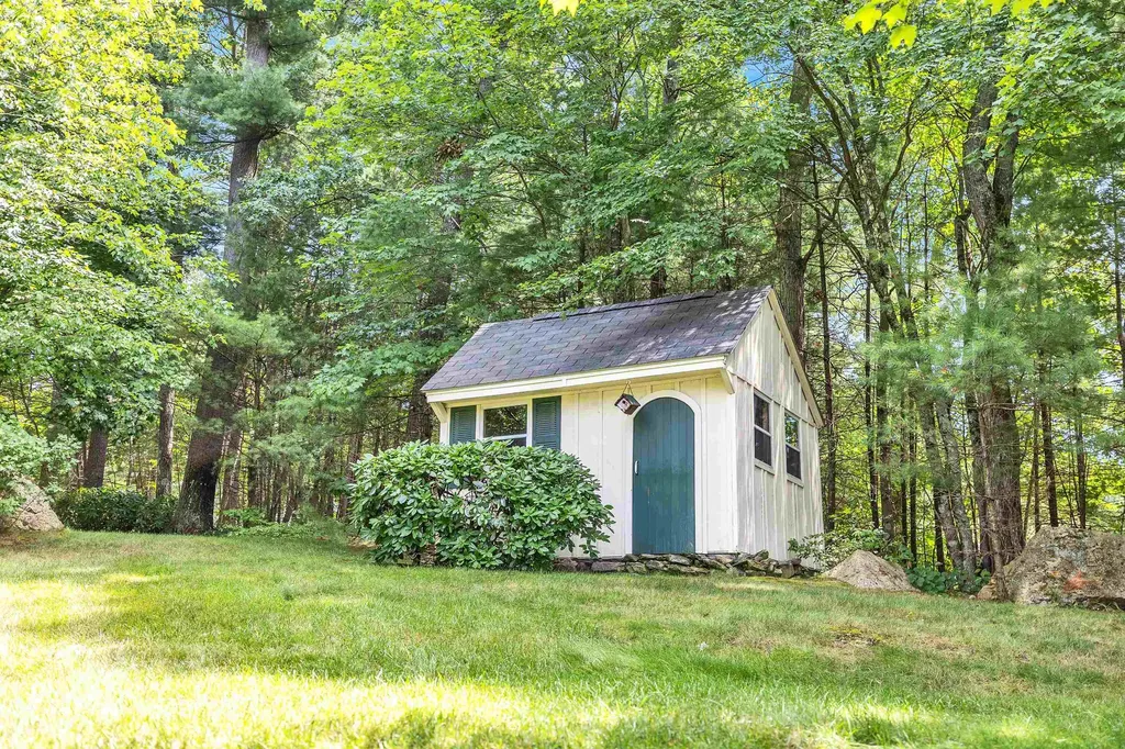 43 Castle Drive Hooksett NH 03106