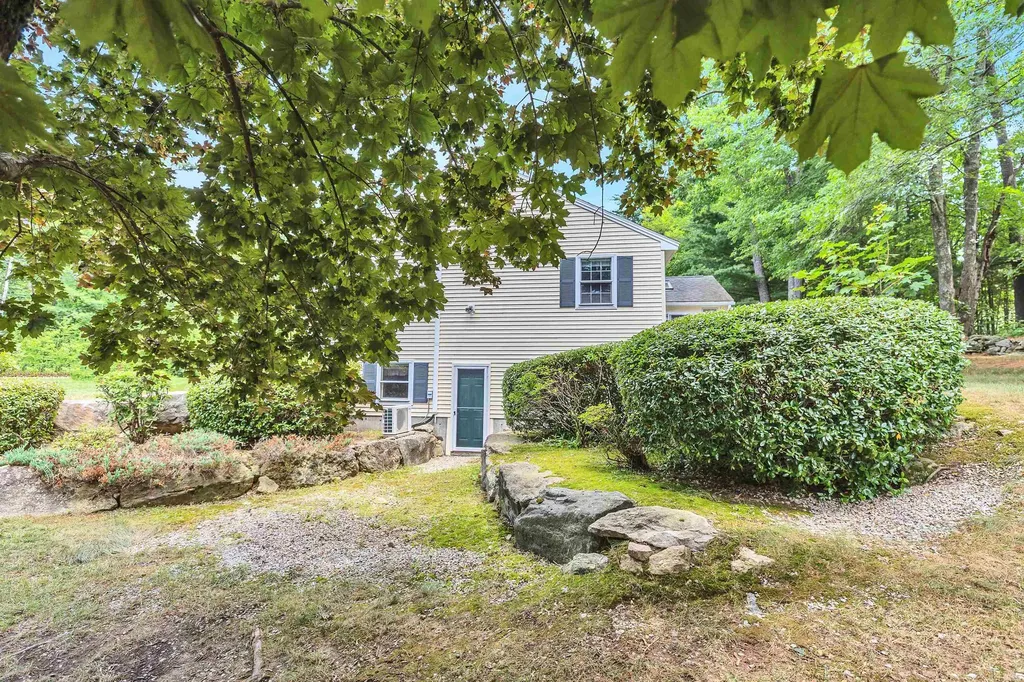 43 Castle Drive Hooksett NH 03106