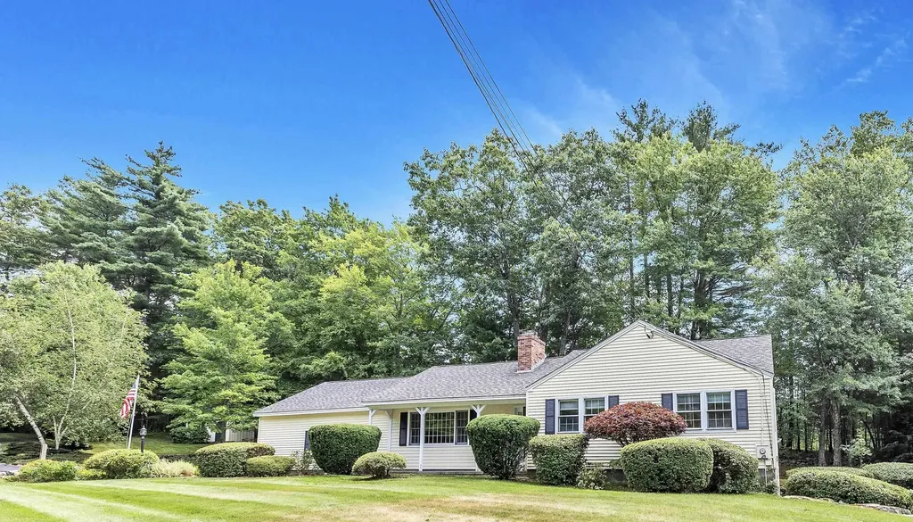 43 Castle Drive Hooksett NH 03106
