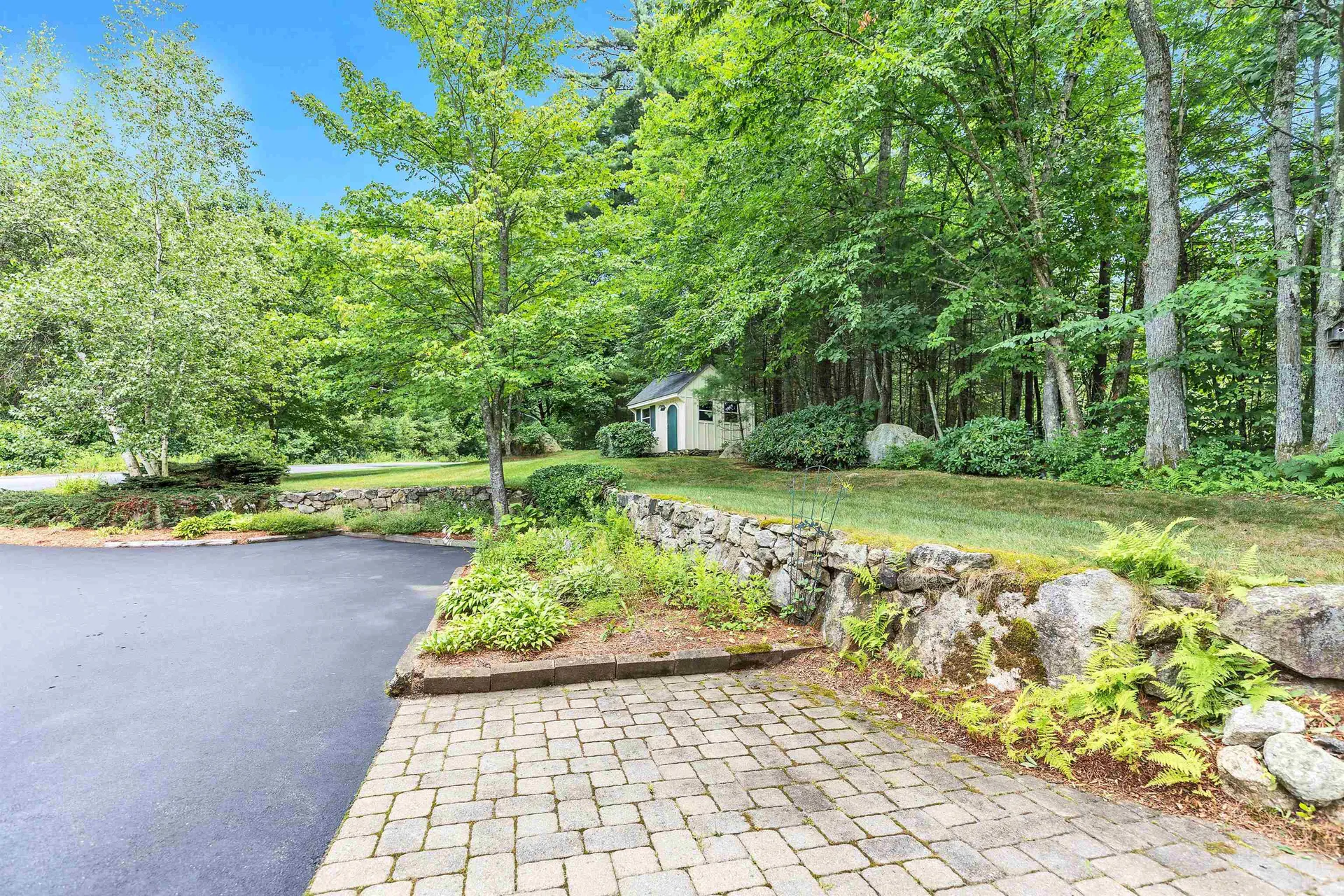 43 Castle Drive Hooksett NH 03106