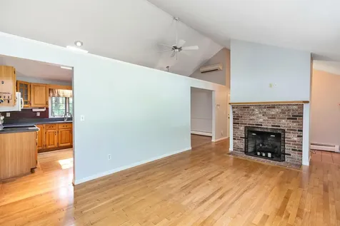43 Castle Drive Hooksett NH 03106