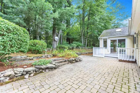 43 Castle Drive Hooksett NH 03106