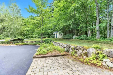 43 Castle Drive Hooksett NH 03106
