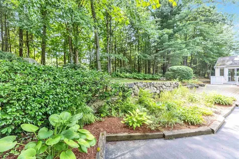 43 Castle Drive Hooksett NH 03106