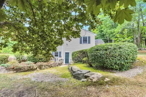 43 Castle Drive Hooksett NH 03106