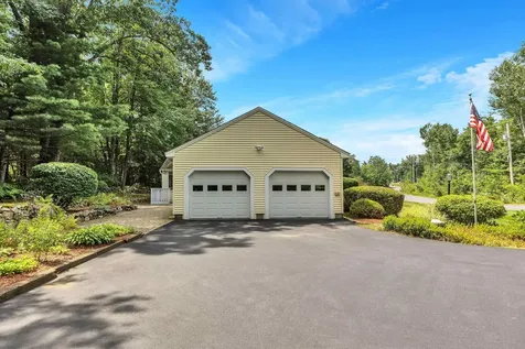 43 Castle Drive Hooksett NH 03106
