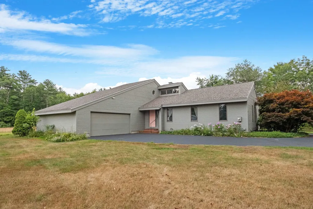 69 Bog Road Goffstown NH 03045
