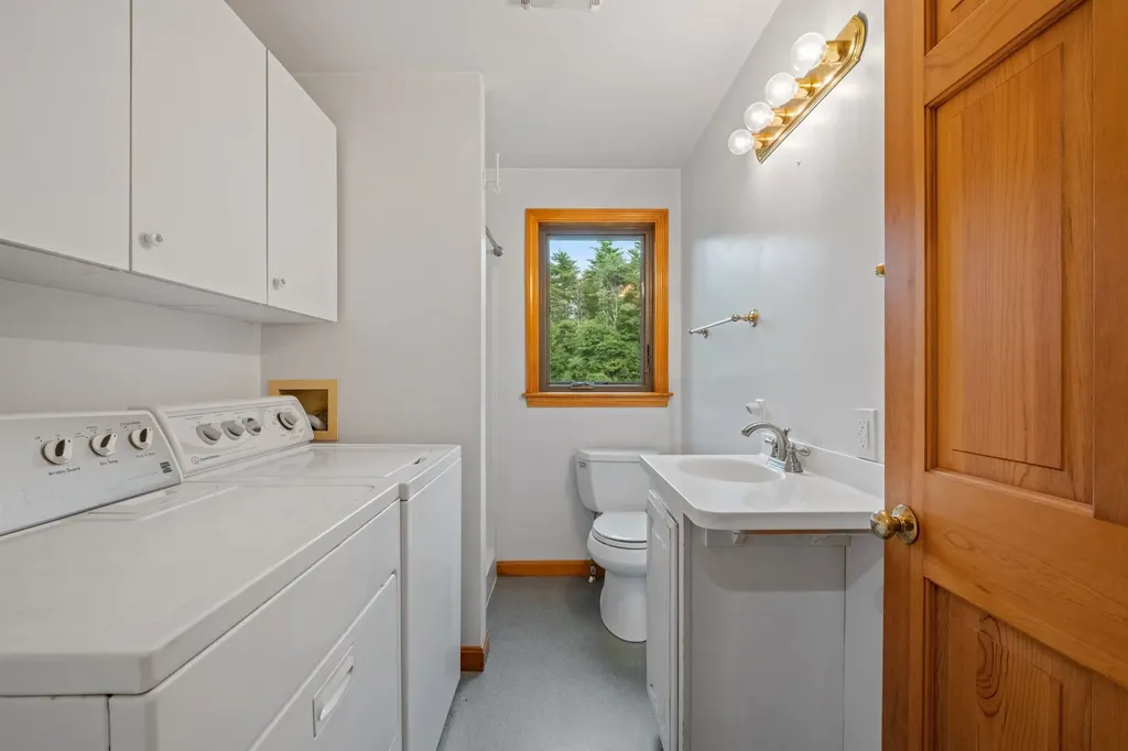 69 Bog Road Goffstown NH 03045
