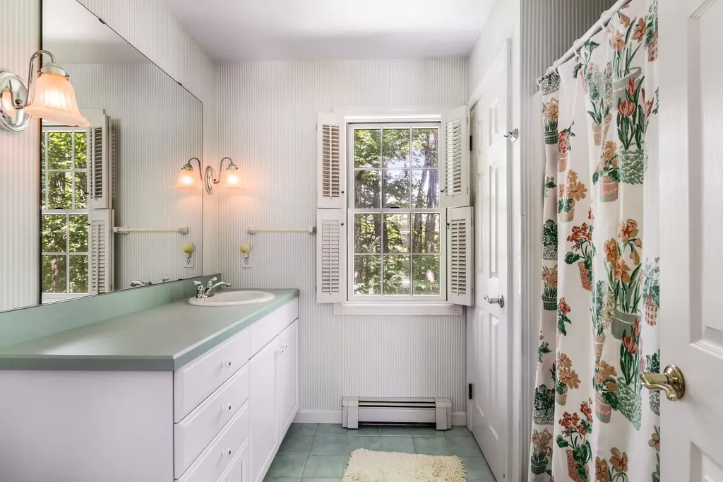 2 Highwood Way Grantham NH 03753