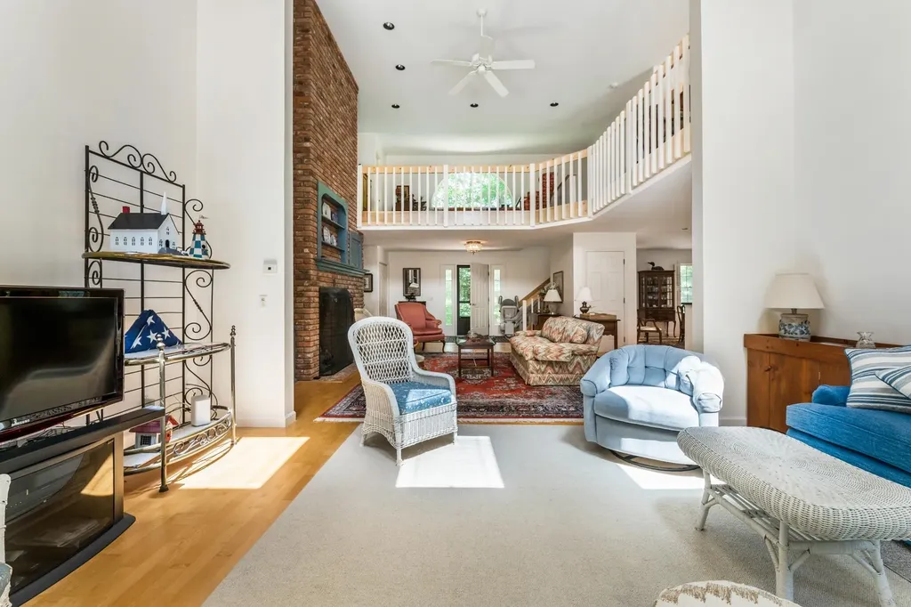 2 Highwood Way Grantham NH 03753