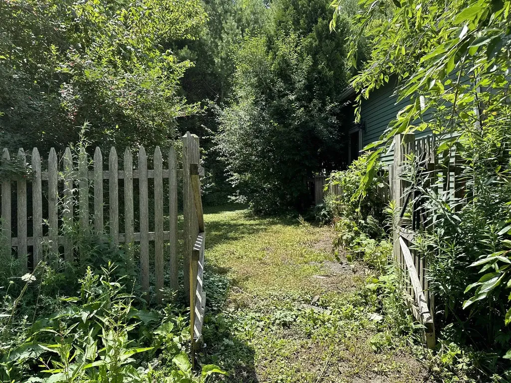 2389 Vt Route 14 Woodbury VT 05681
