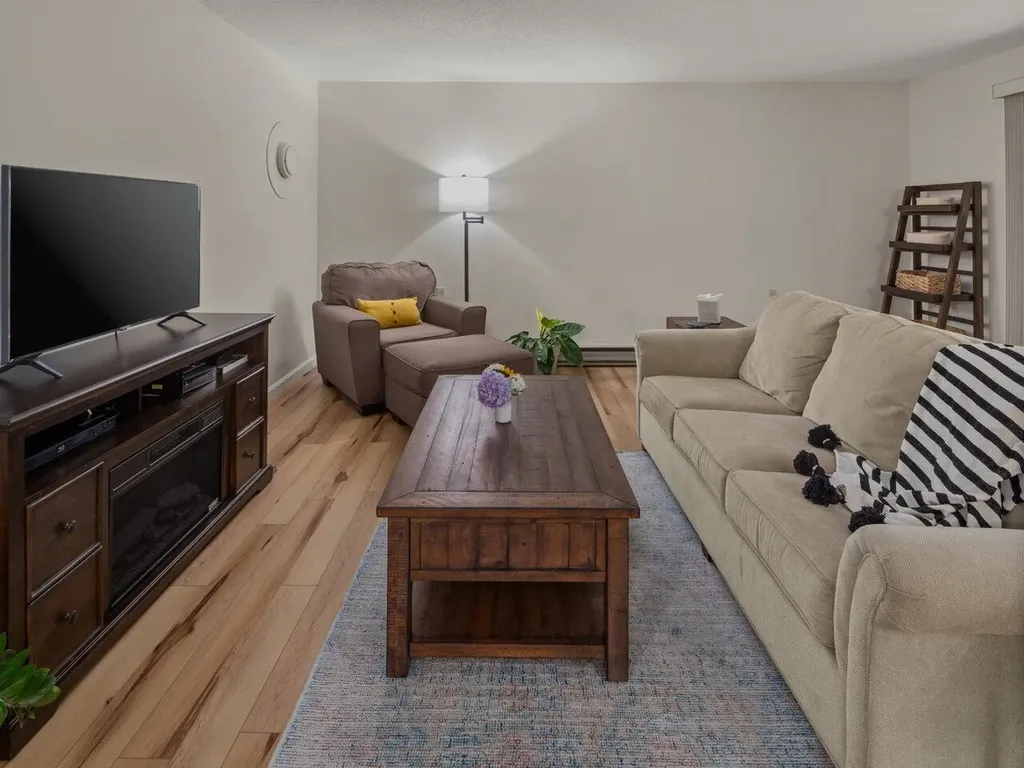 67 Hawthorne Circle South Burlington VT 05403