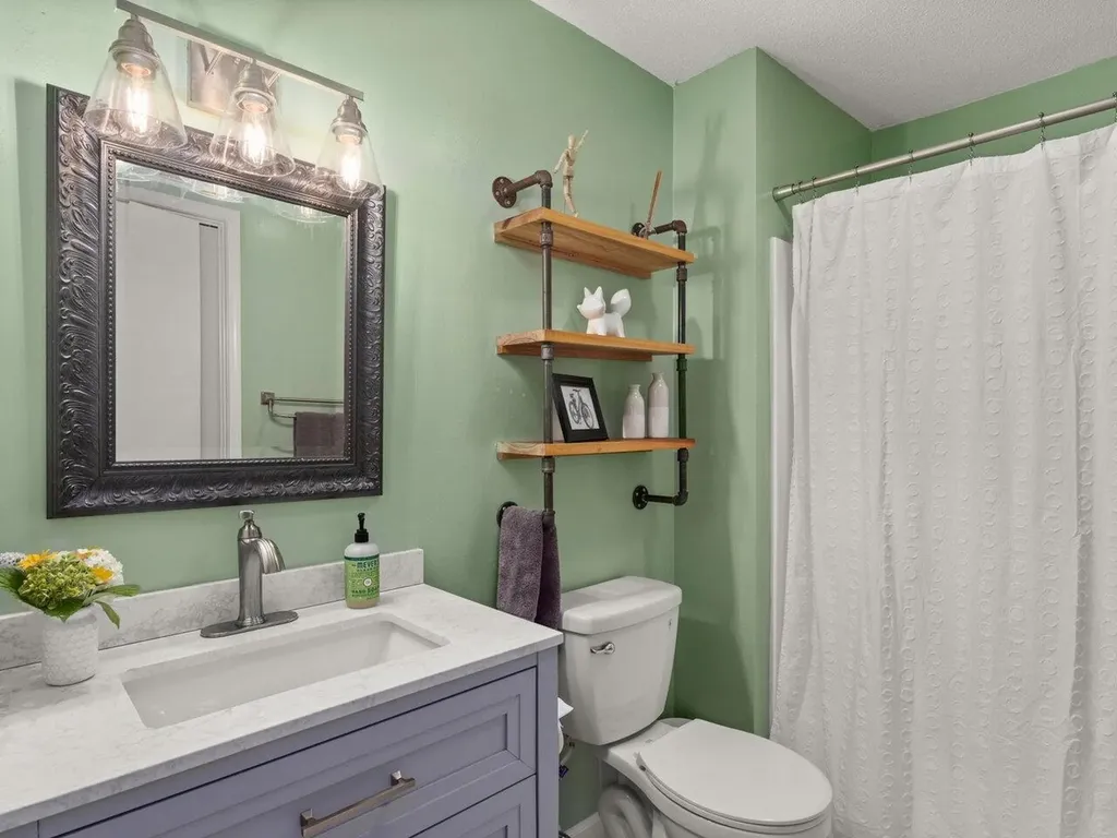 67 Hawthorne Circle South Burlington VT 05403
