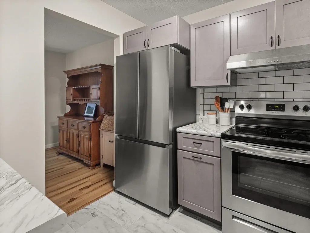 67 Hawthorne Circle South Burlington VT 05403