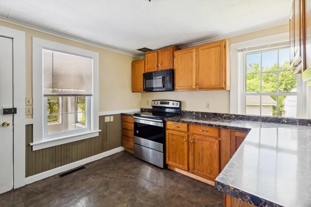 12 Gardner Street Keene NH 03431