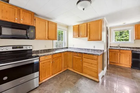 12 Gardner Street Keene NH 03431