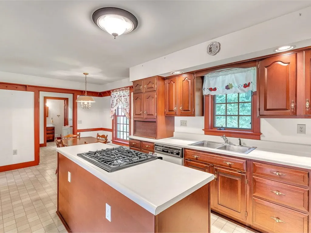 689 Vt Route 30s Poultney VT 05764