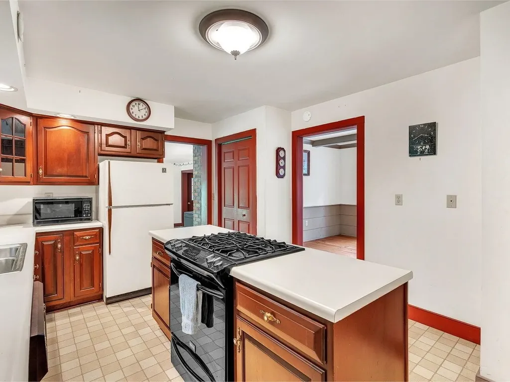 689 Vt Route 30s Poultney VT 05764