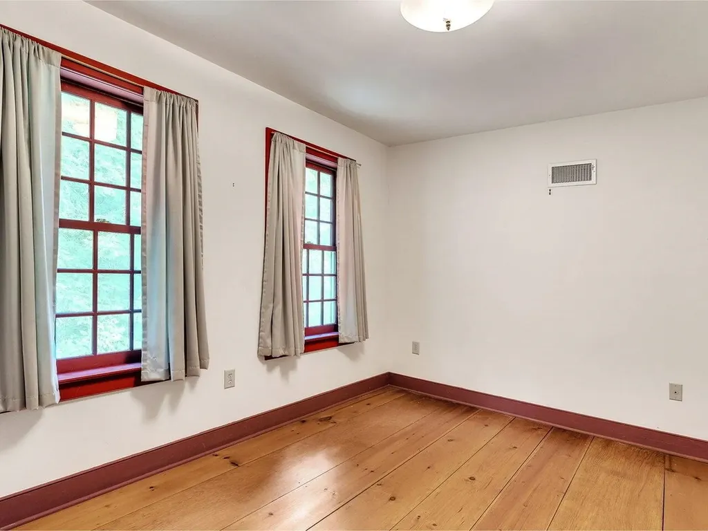 689 Vt Route 30s Poultney VT 05764