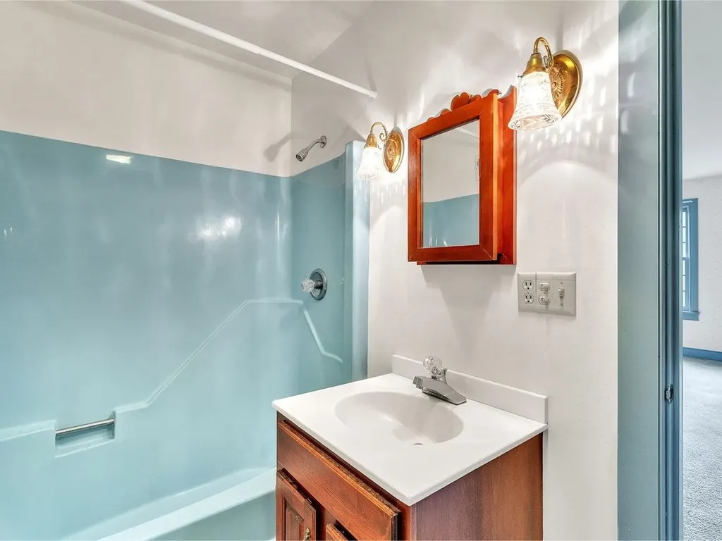 689 Vt Route 30s Poultney VT 05764