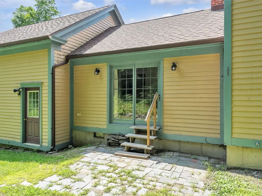 689 Vt Route 30s Poultney VT 05764