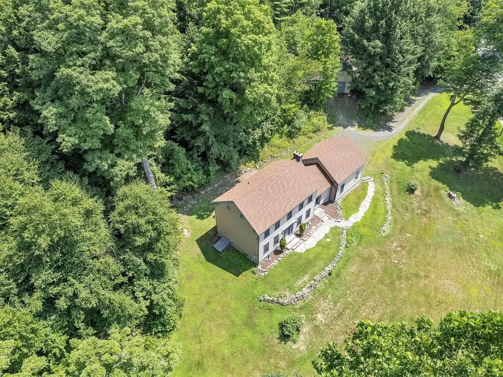 689 Vt Route 30s Poultney VT 05764