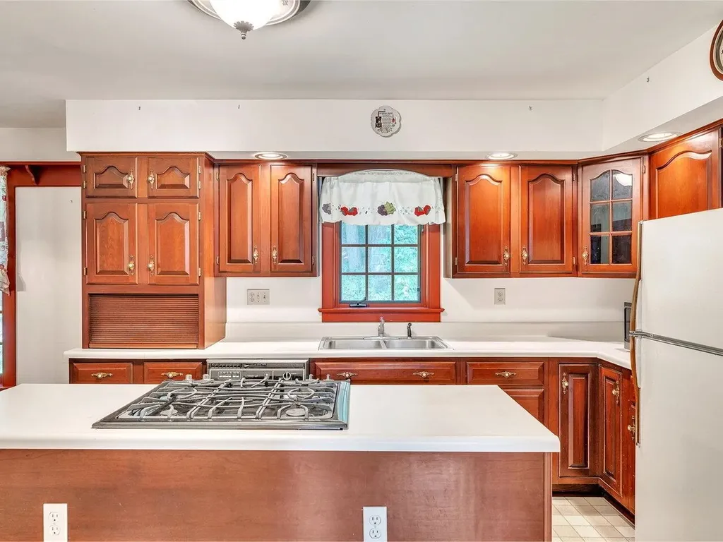 689 Vt Route 30s Poultney VT 05764