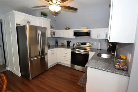 8 Cross Street Lincoln NH 03251