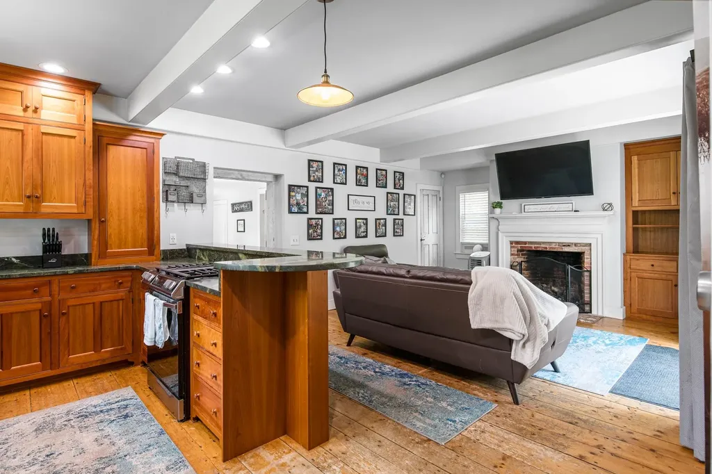 202 Village Road Wilmot NH 03287