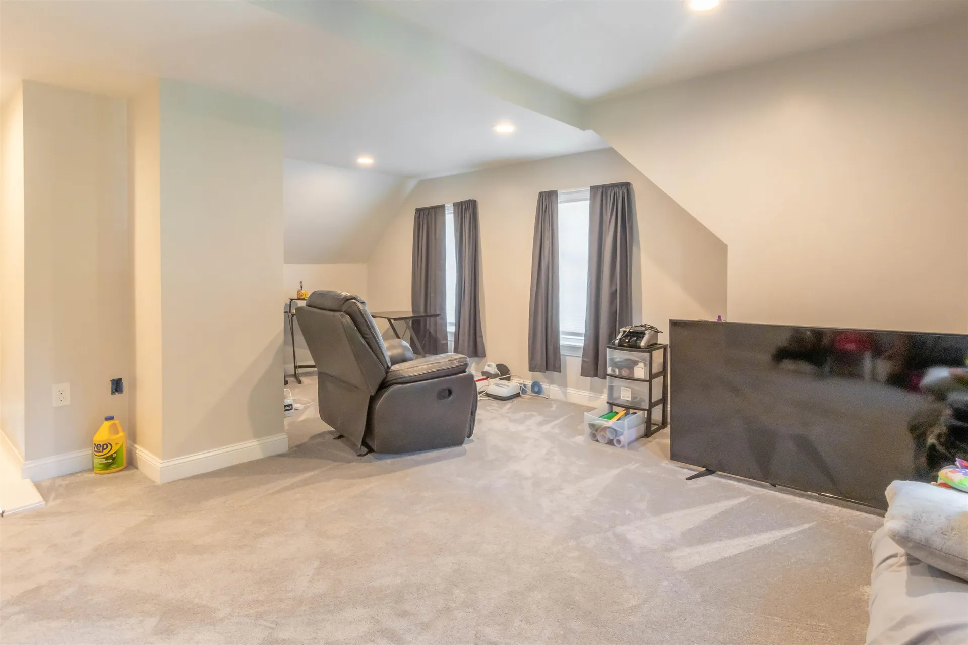 2 Howard Street Salem NH 03079