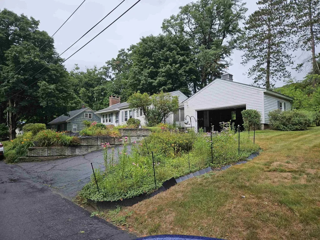 19 Mack Avenue Lebanon NH 03784