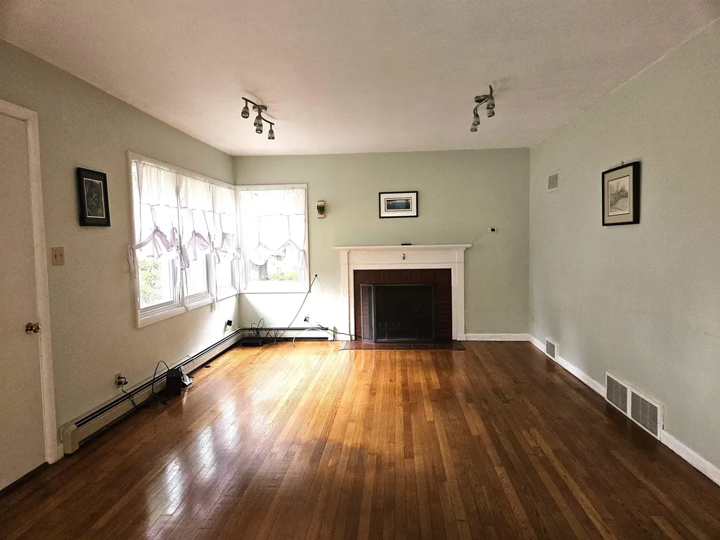 19 Mack Avenue Lebanon NH 03784