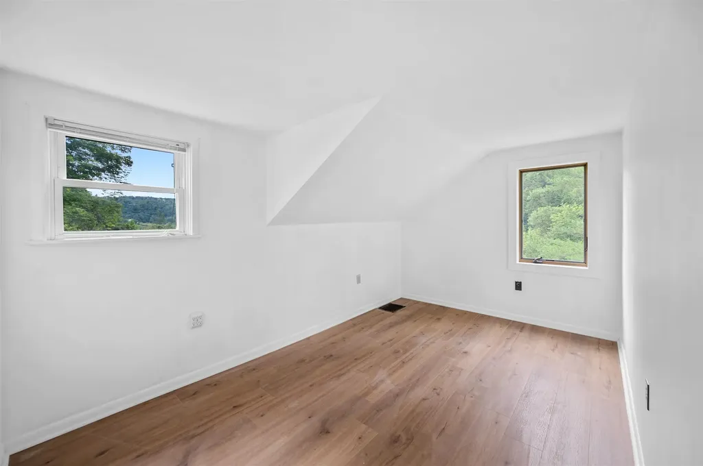 1458 East Roxbury Road Roxbury VT 05663