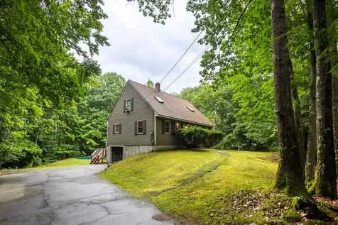 9 Pondview Road Weare NH 03281