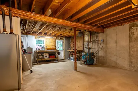 9 Pondview Road Weare NH 03281