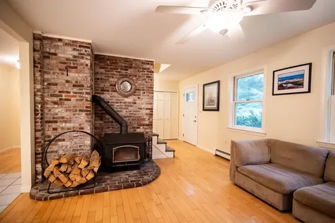 9 Pondview Road Weare NH 03281