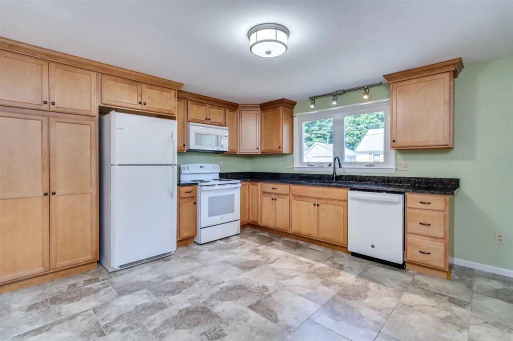 6 Edwin Street Nashua NH 03060