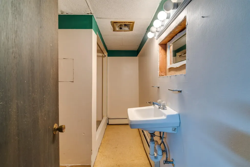 6 Edwin Street Nashua NH 03060