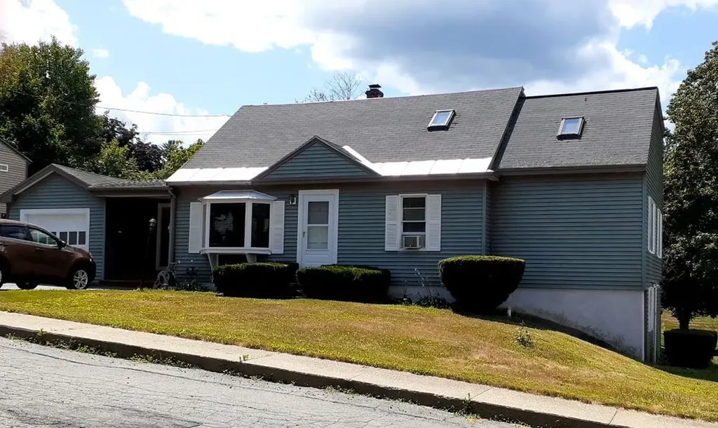 11 Leslie Avenue Claremont NH 03743