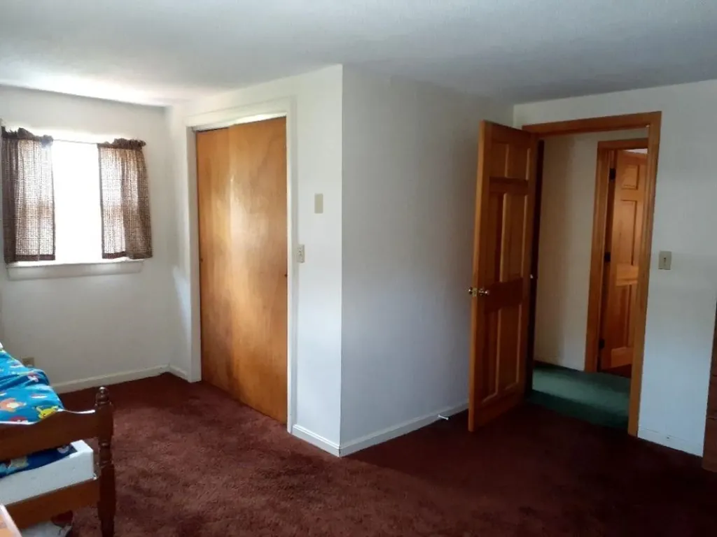 11 Leslie Avenue Claremont NH 03743