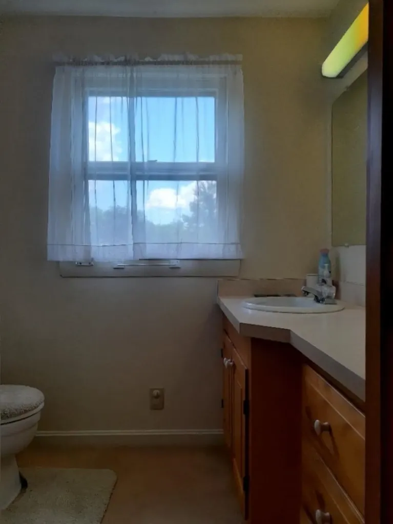11 Leslie Avenue Claremont NH 03743