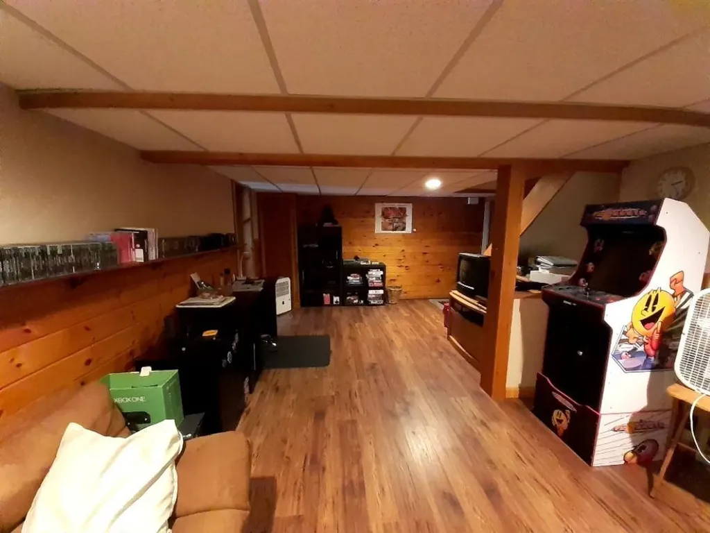 11 Leslie Avenue Claremont NH 03743
